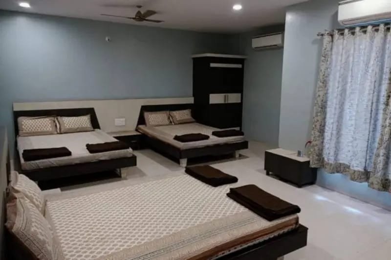 3 Bed AC Room