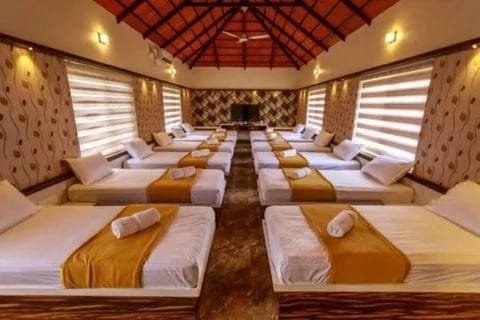 6 Bed AC Room